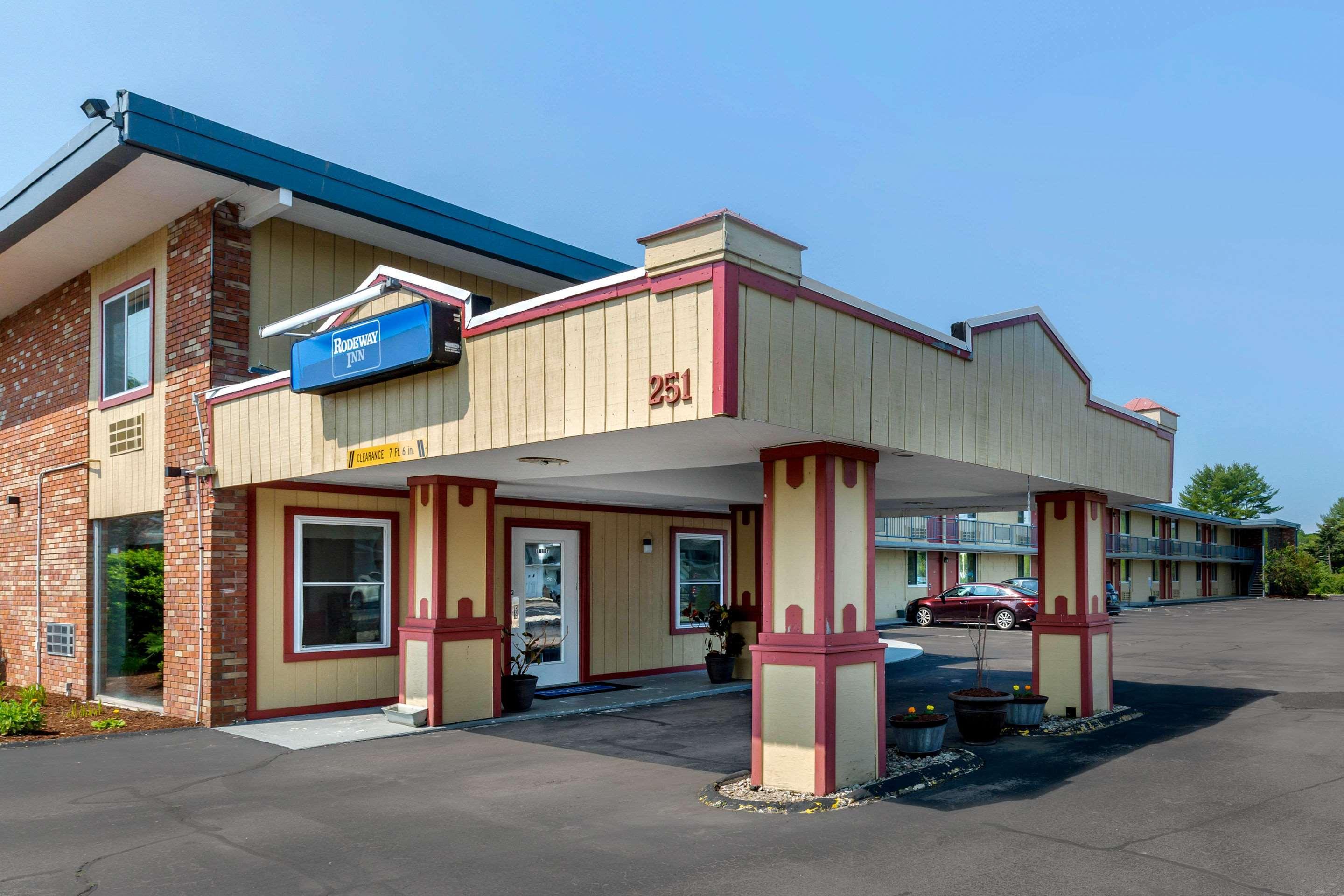 Rodeway Inn Mystic Bagian luar foto