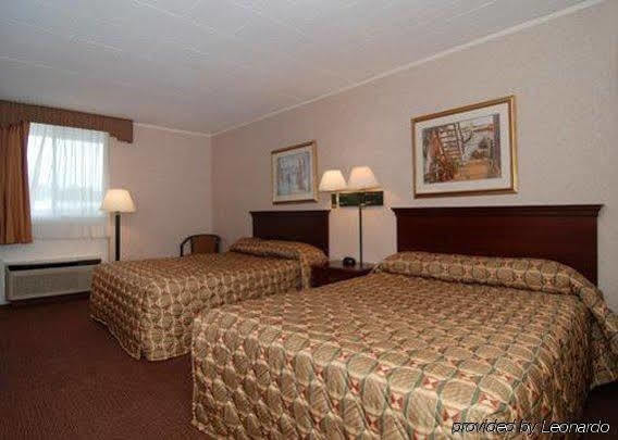 Rodeway Inn Mystic Bagian luar foto
