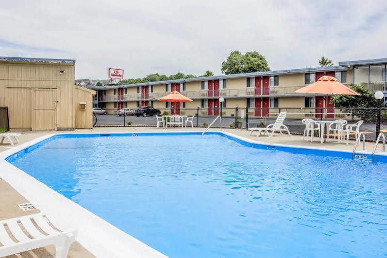 Rodeway Inn Mystic Bagian luar foto