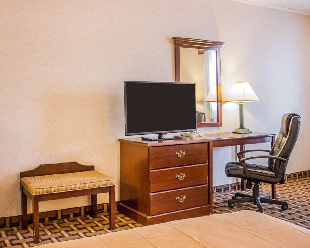 Rodeway Inn Mystic Ruang foto